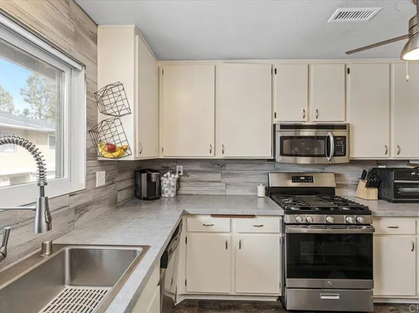 4223 Vista Del Rio Way Unit 3, Oceanside, CA 92057