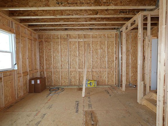 4th image of 310 Warbler Cir