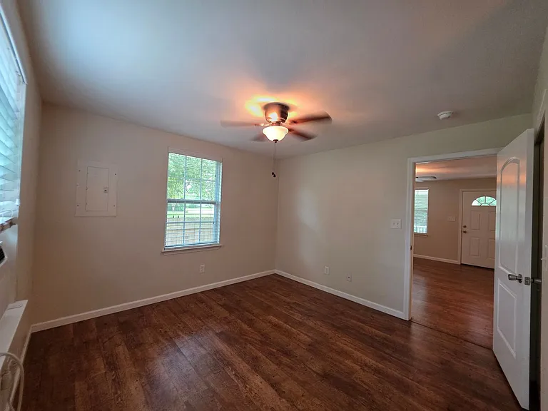 5142 Regalo Dr — Photo 14