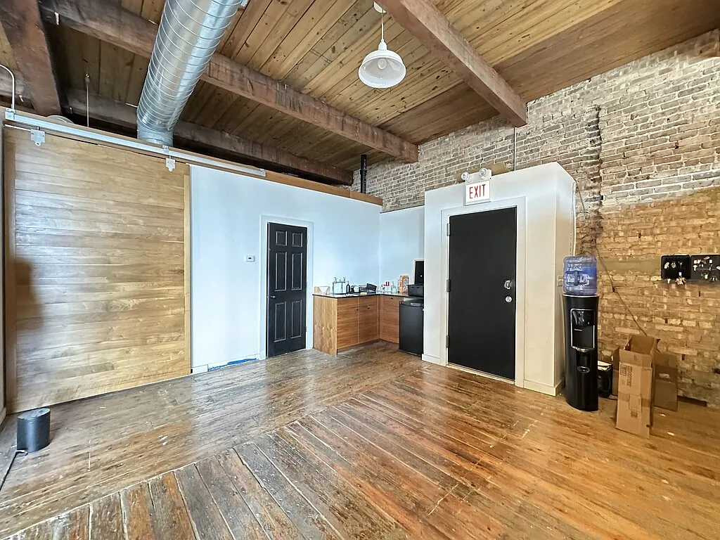 Cool 2 Bed, 1 Bath at Carroll + Kedzie (East Garfield Park) — Photo 4