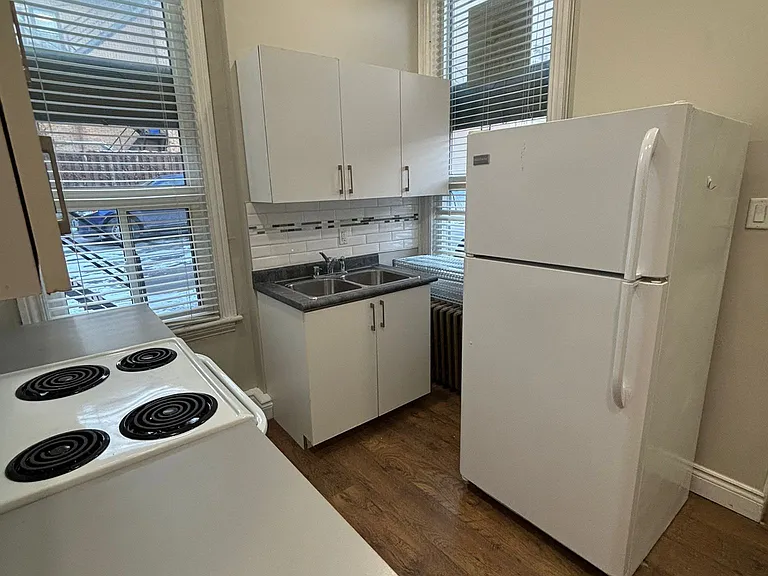 156 James St S #2A — Photo 6