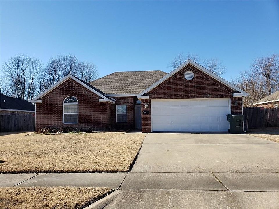 1st image of 2925 N Bluegrass Pl