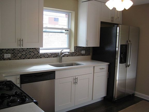 4th image of 3738 Cuyler Ave