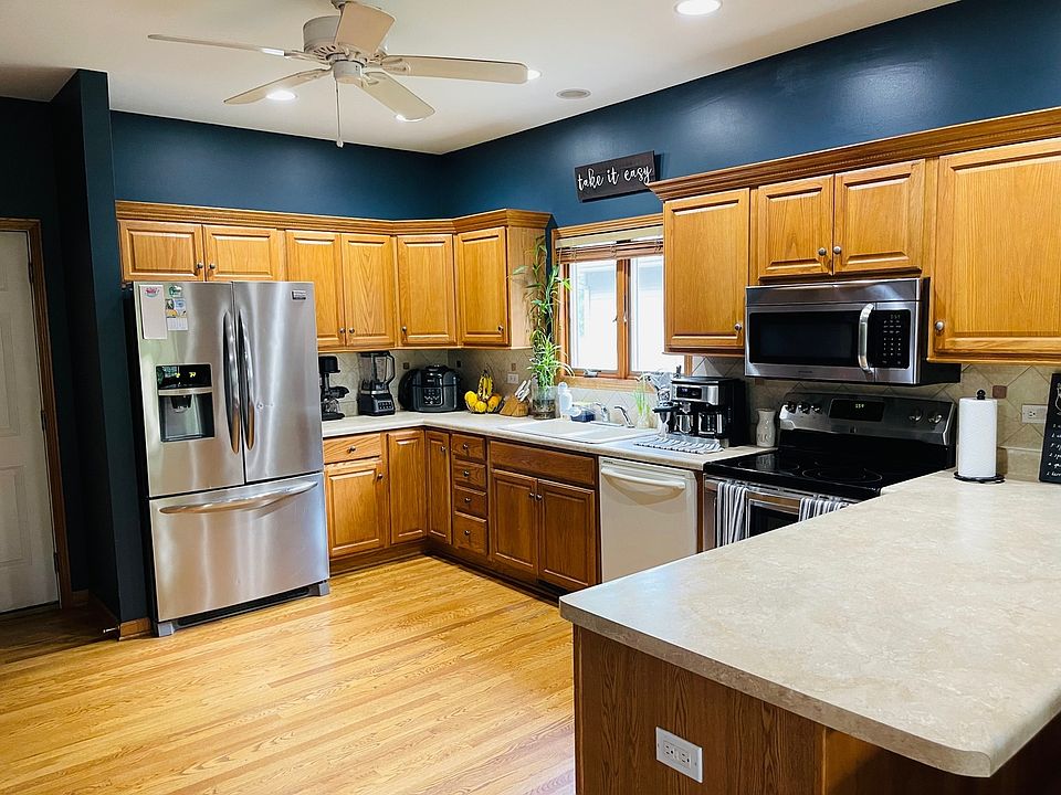 1000 Charles Ave, Winthrop Harbor, IL 60096 Zillow