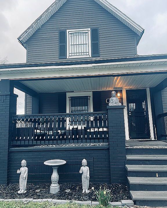 1st image of 216 W 15th St