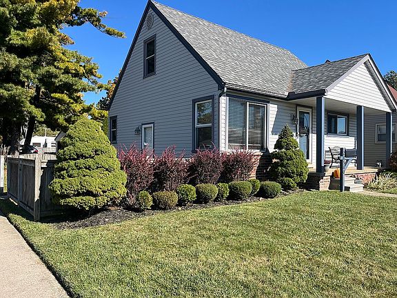 2nd image of 28580 Cambridge St