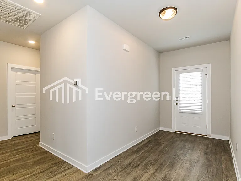 67 Wolf Ln — Photo 13