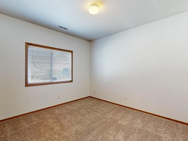 4525 Steinbeck St — Photo 8