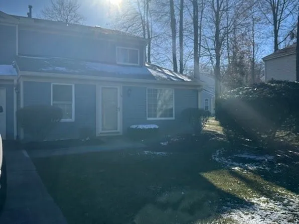 64 Privet Ln, Northfield, OH 44067