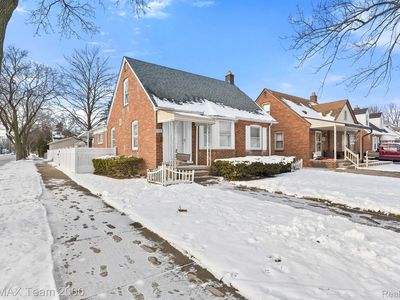 3850 Harding St, Dearborn, MI, 48124