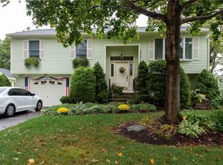 7 Homestead Ave, Bristol, RI 02809