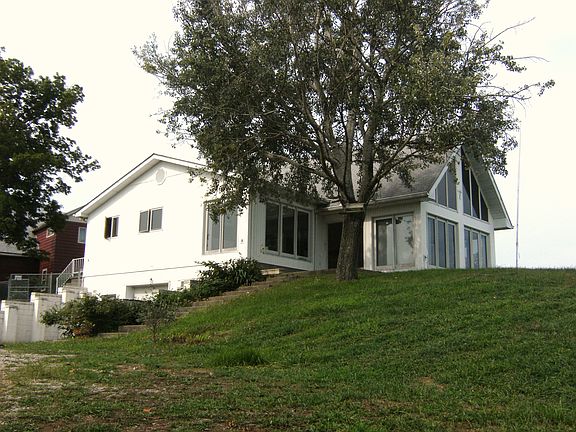 2nd image of 350 Riverview Dr