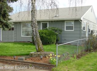 2455 F St, Springfield, OR 97477