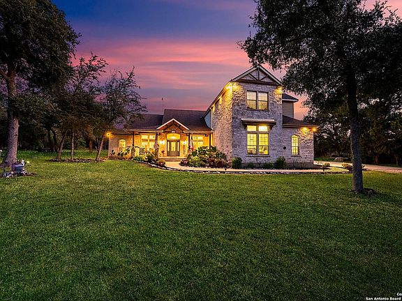 3rd image of 1407 THOUSAND OAKS LOOP