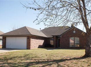 504 Westridge Dr, Yukon, OK 73099