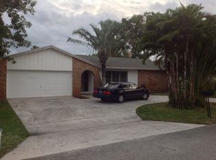 1900 Travis Rd, Lake Clarke Shores, FL 33406