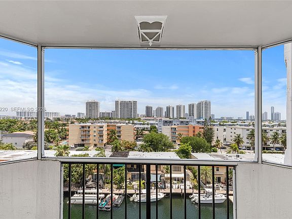 3rd image of 3545 NE 166th St APT 805