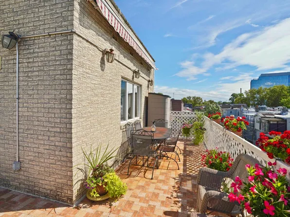 2514 Hubbard Street image 17 of 30