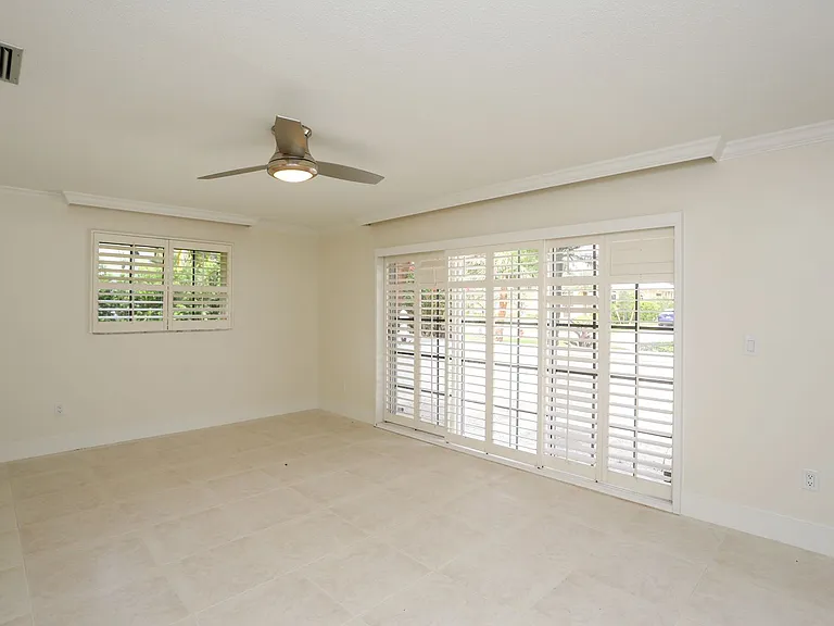 2901 Crayton Rd — Photo 40