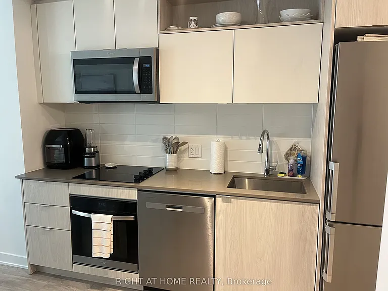 100 Dalhousie St #409 — Photo 4