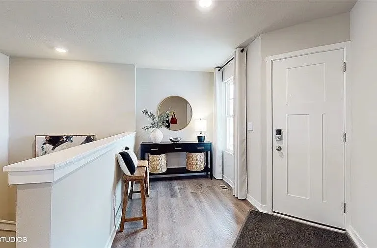 1272 NW Williamsburg Ln — Photo 2