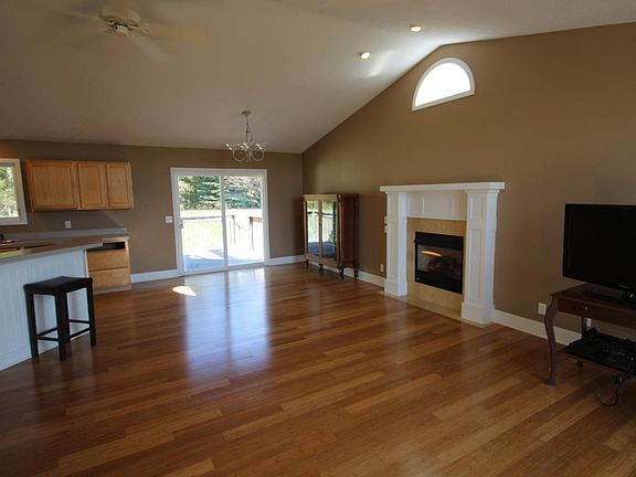 2nd image of 7190 Shalimar Dr NE