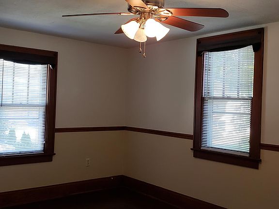 5th image of 209 Collingwood Ave