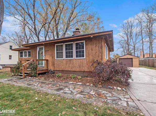 23400 Plum Hollow St, Southfield, MI 48033