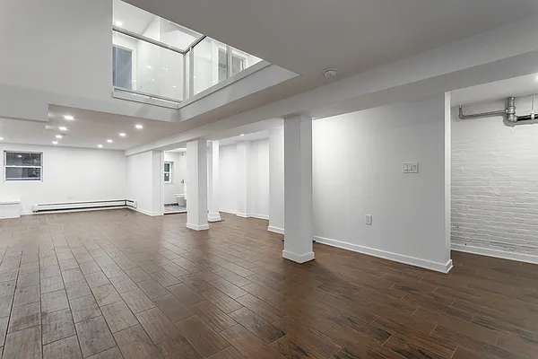 Rented by Bond New York | media 2