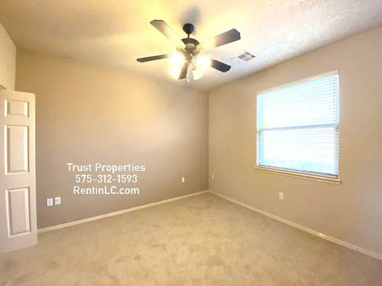 1932 Lone Tree Ln — Photo 16