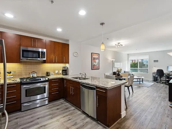 325 Berry St APT 322, San Francisco, CA 94158