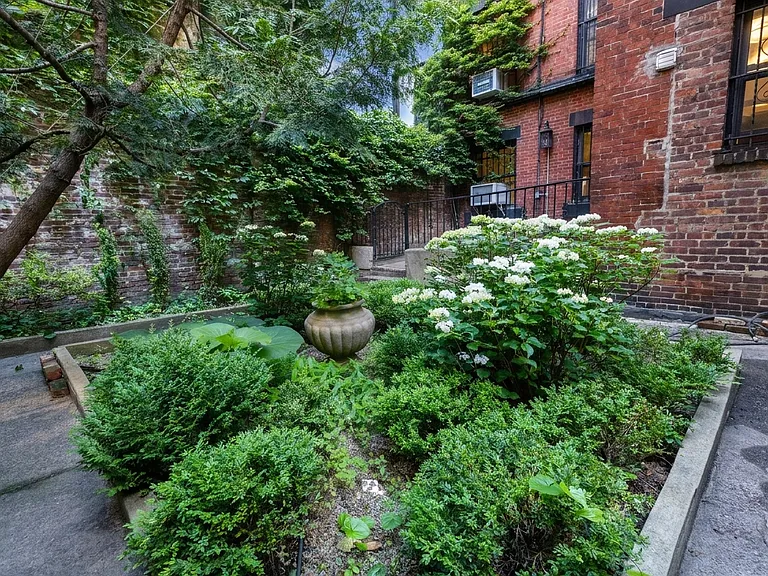 248 W 73rd St #1G — Photo 1