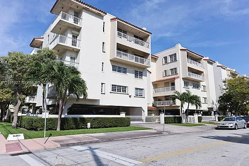 49 Majorca Ave #303 Photo 1