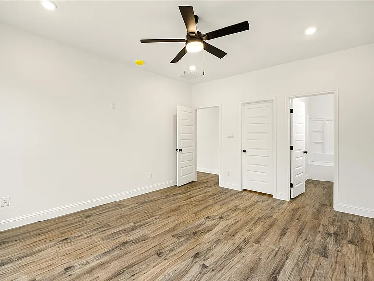 5714 Barkridge Dr — Photo 15
