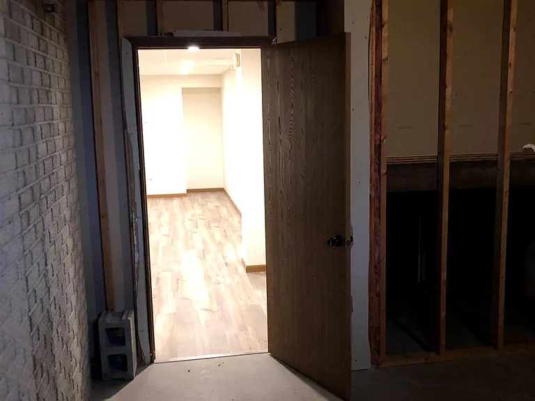 4685 Lindbergh Dr — Photo 16