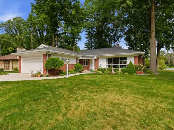 1403 Gunnell LANE, Manitowoc, WI 54220