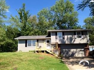 1902 Melholland Rd, Lawrence, KS 66047