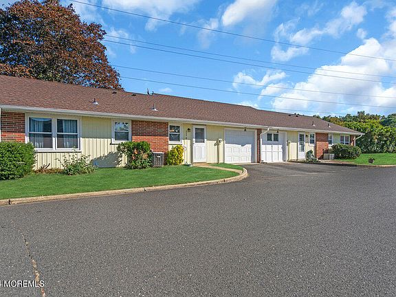 2nd image of 335B Canterbury Court
