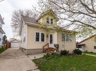1716 Monroe St, West Bend, WI 53090