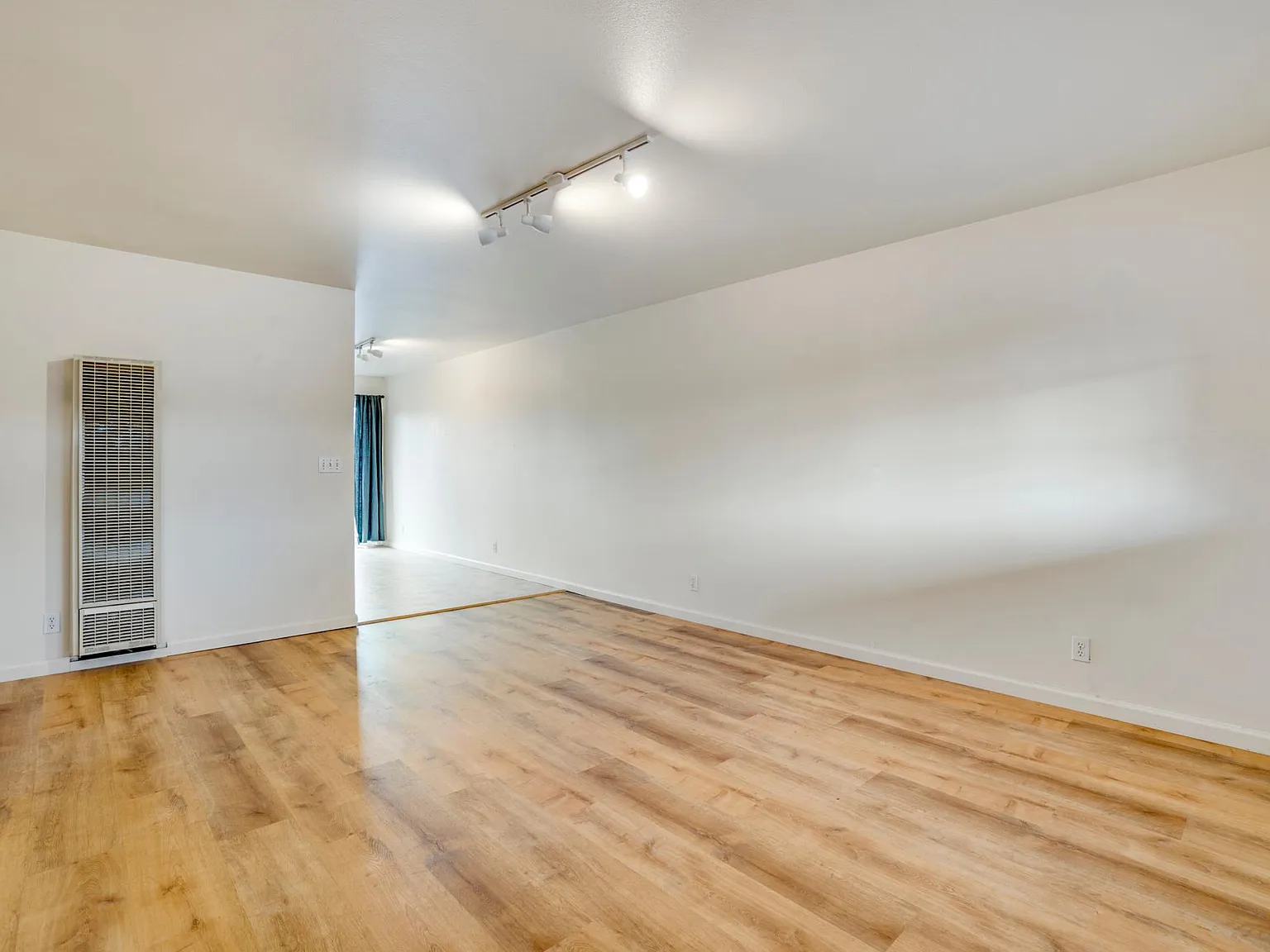 2 bed, 896 sqft, $1,450 — Photo 4