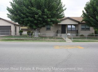 420 Circle Dr, Bakersfield, CA