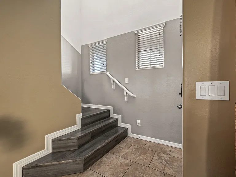 12025 W Polk St — Photo 24