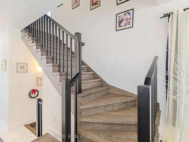 206 Bristol Cres — Photo 24