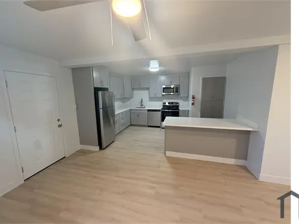 587 105th Ave #8, Oakland, CA 94603