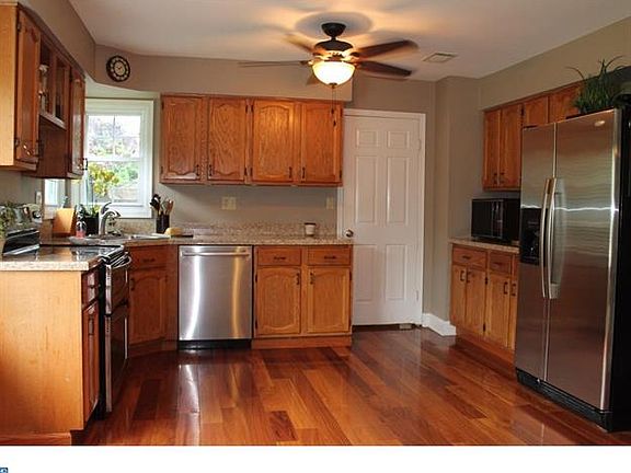 5th image of 5 Valerie Ln