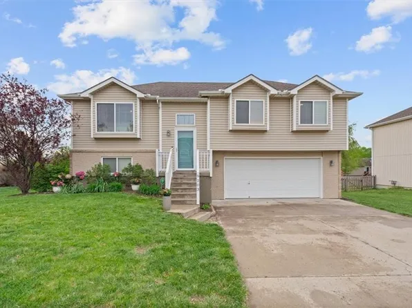 9203 NE 116th Pl, Kansas City, MO 64157