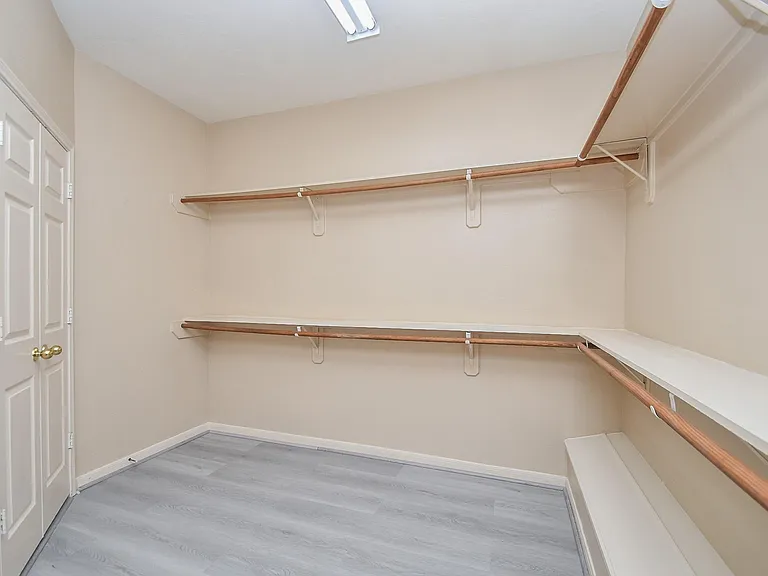 15114 Snow Hill Ct — Photo 17