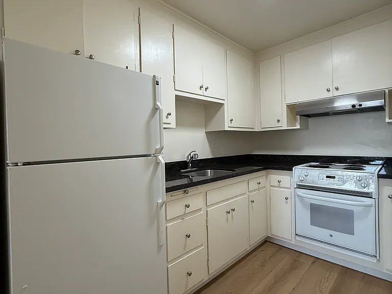 2020 Channing Way — Photo 19