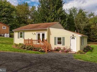 422 Hilltop Rd, Delta, PA 17314