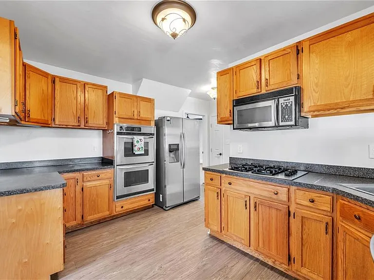 8411 Chesapeake Blvd — Photo 2